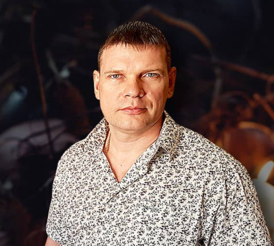 Алексей Любомиров